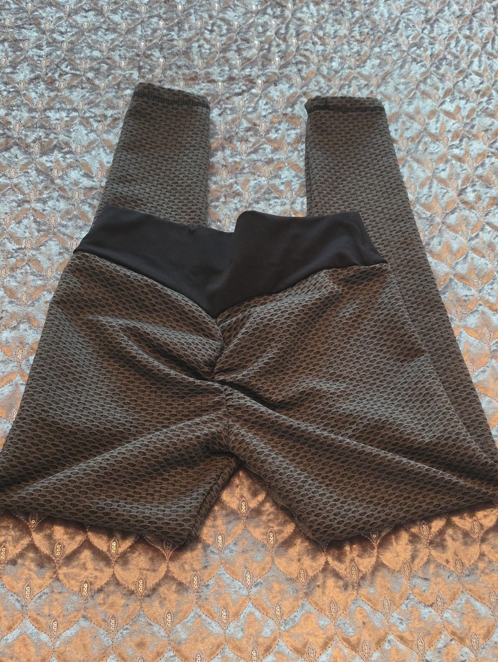 Textured Black High-Waist Scrunch Leggings